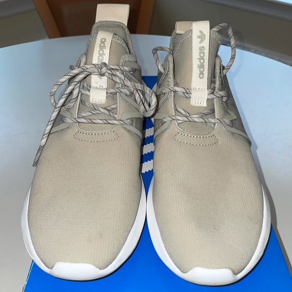 Adidas Tubular Sneakers like new condition size 8 - Picture 3 of 6